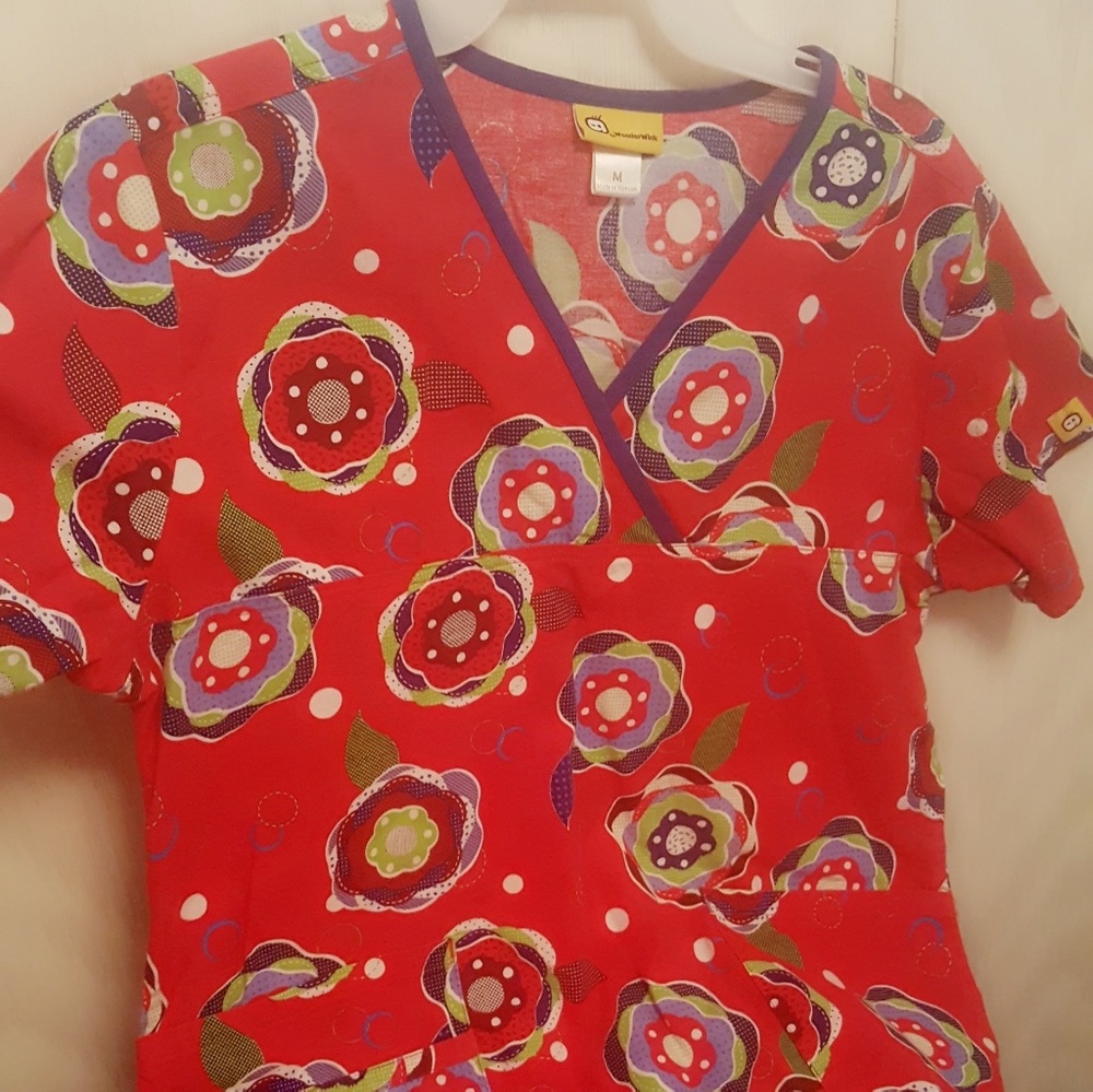 Wonderwink scrub top